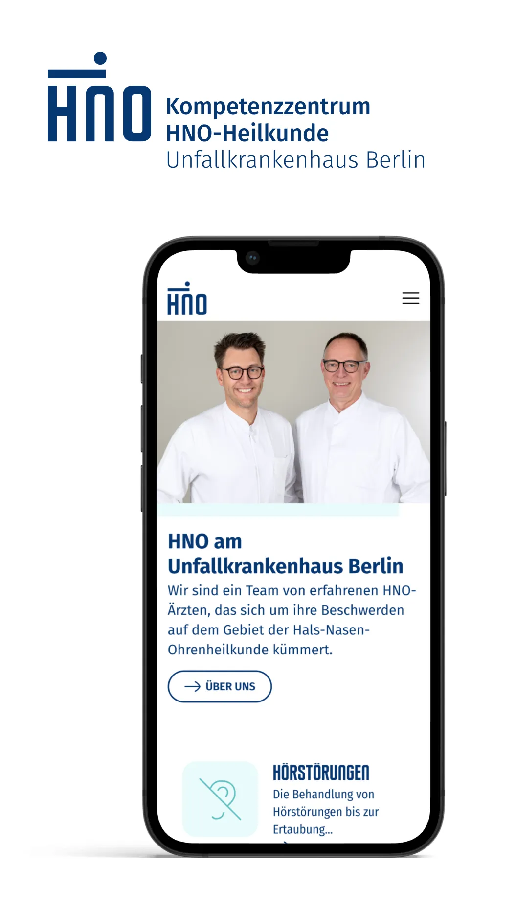 Website des Kompetenzzentrums für HNO-Heilkunde am Unfallkrankenhaus Berlin mit zwei Ärzten auf dem Bildschirm